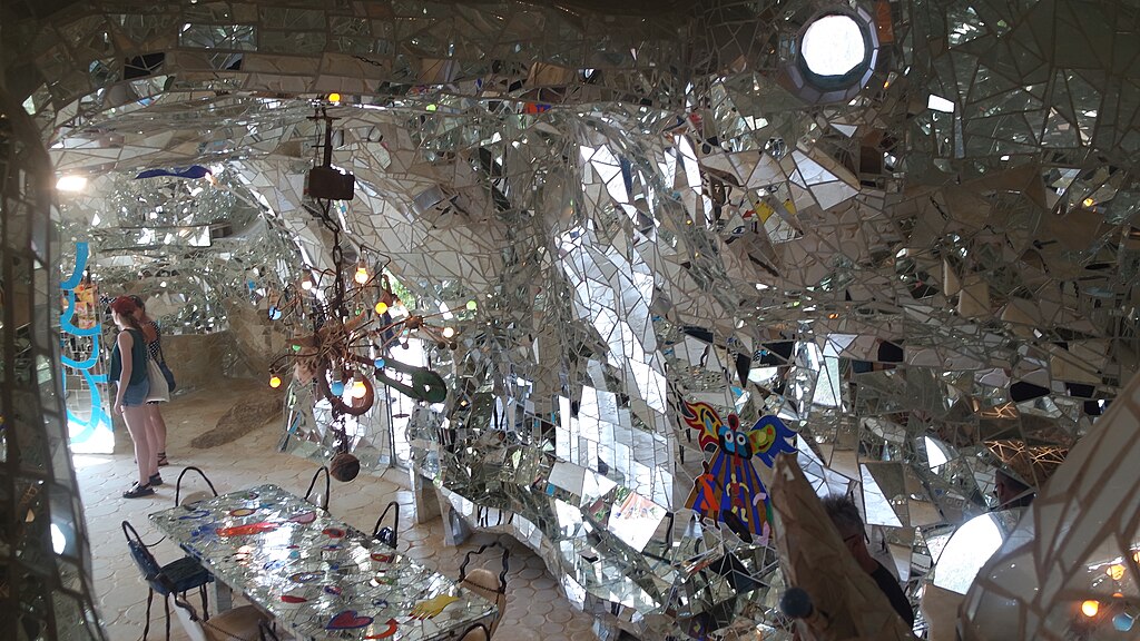 Niki de Saint Phalle — Imperatrice exterior